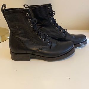 Frye Veronica Combat